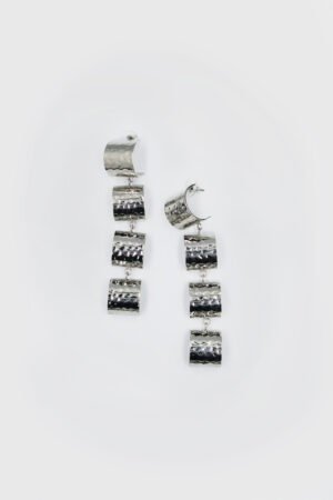 ARETES COLGANTE MEDIA LUNA PLATA