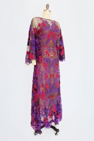 VESTIDO VIOLETA Y MORADO REJILLA
